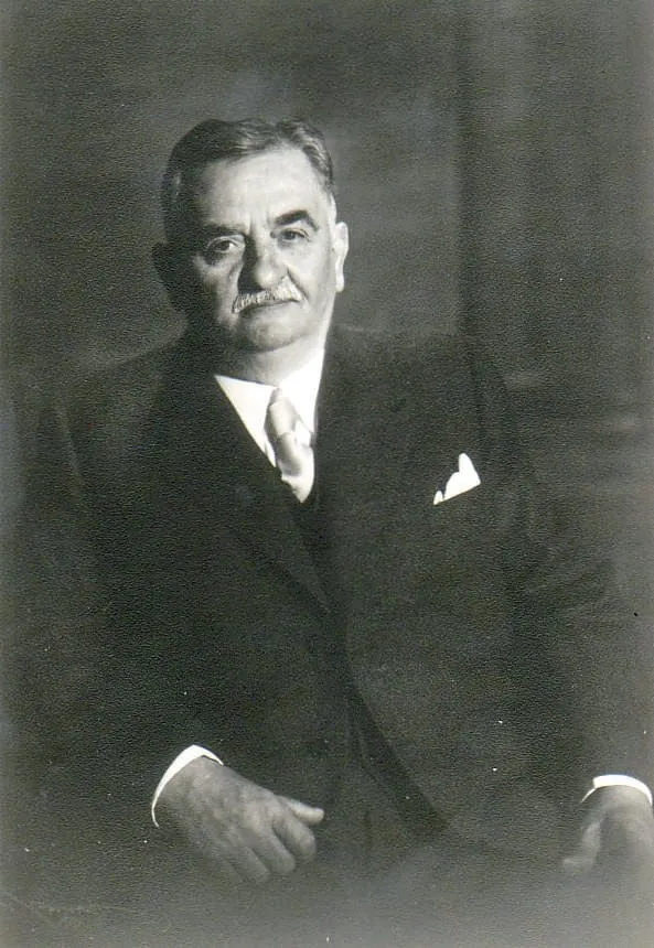 Ein Bild von Otto Walterspiel, der das Vier Jahreszeiten kaufmännisch leitete.