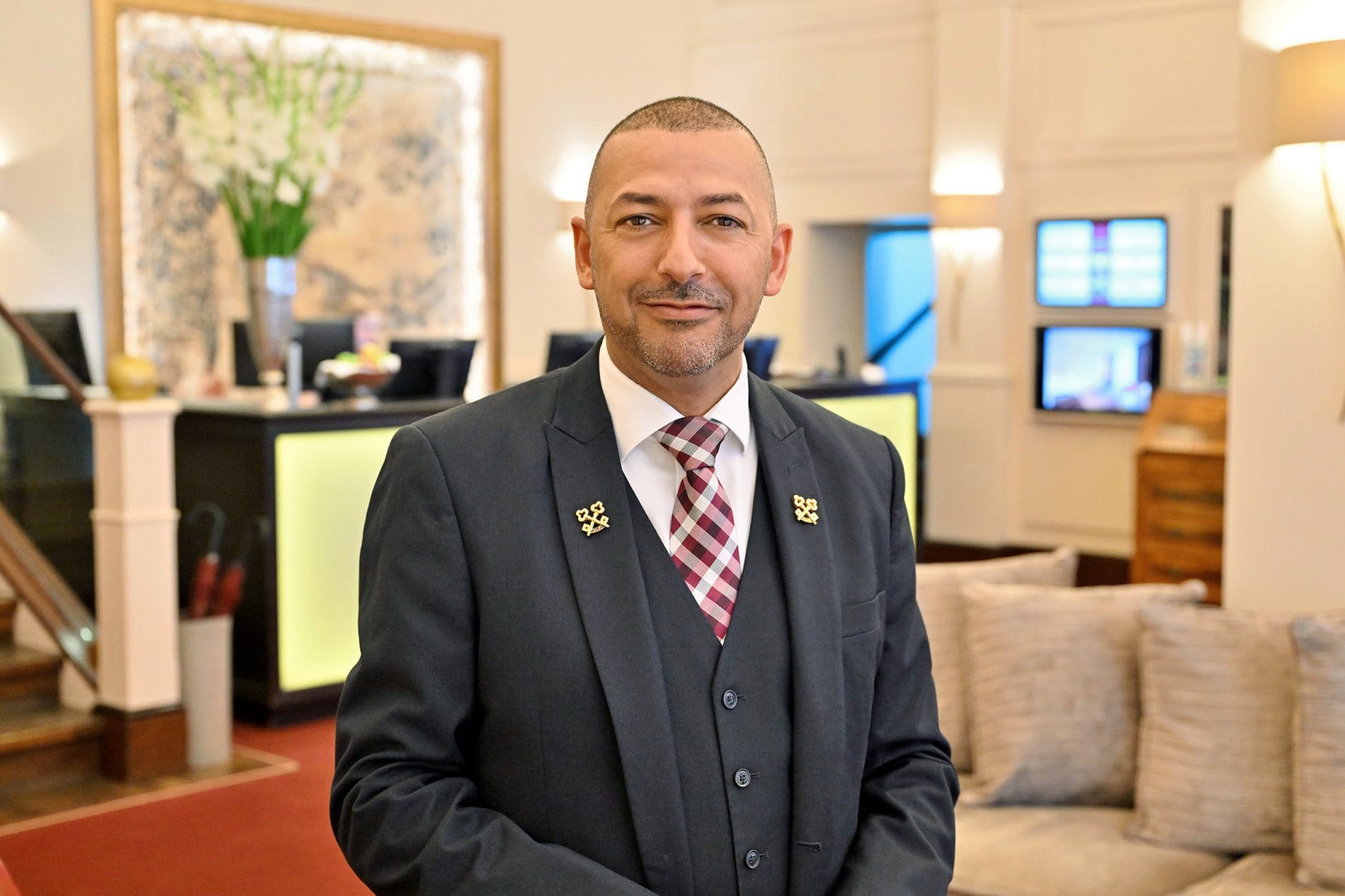 Erster Concierge Hannovers in die Les Clefs d'Or aufgenommen