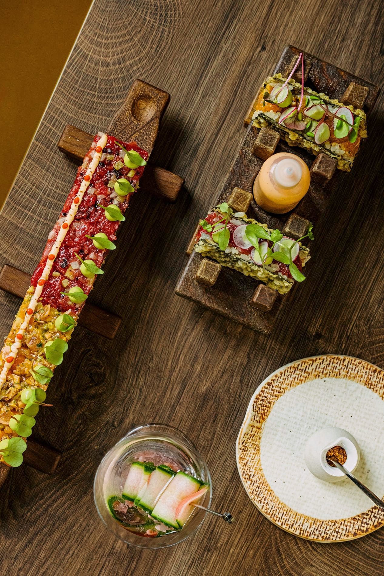 Chefkoch Alex Craciun serviert im Signature-Restaurant „Ibasho“ japanische Spezialitäten.