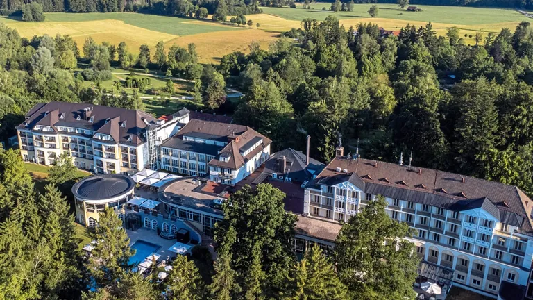 Im Hotel Der Sonnenhof im Allg&auml;u verantwortet Mariana Santelli mit ihrem Team die Sauberkeit und Qualit&auml;t der 156 Zimmer und Suiten.
