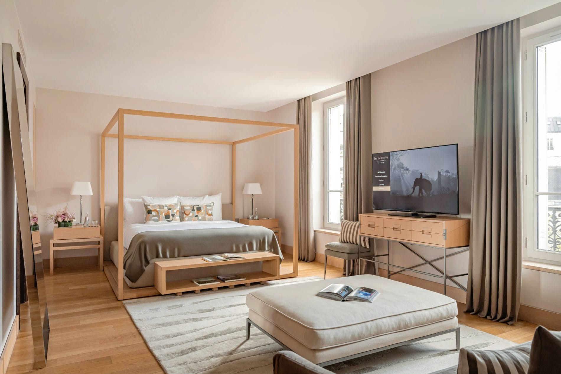 Nahe der Place du Trocadéro im 16. Arrondissement von Paris bieten die La Réserve Paris Apartments eine wohnliche Alternative zu den klassischen Hotels der Stadt.