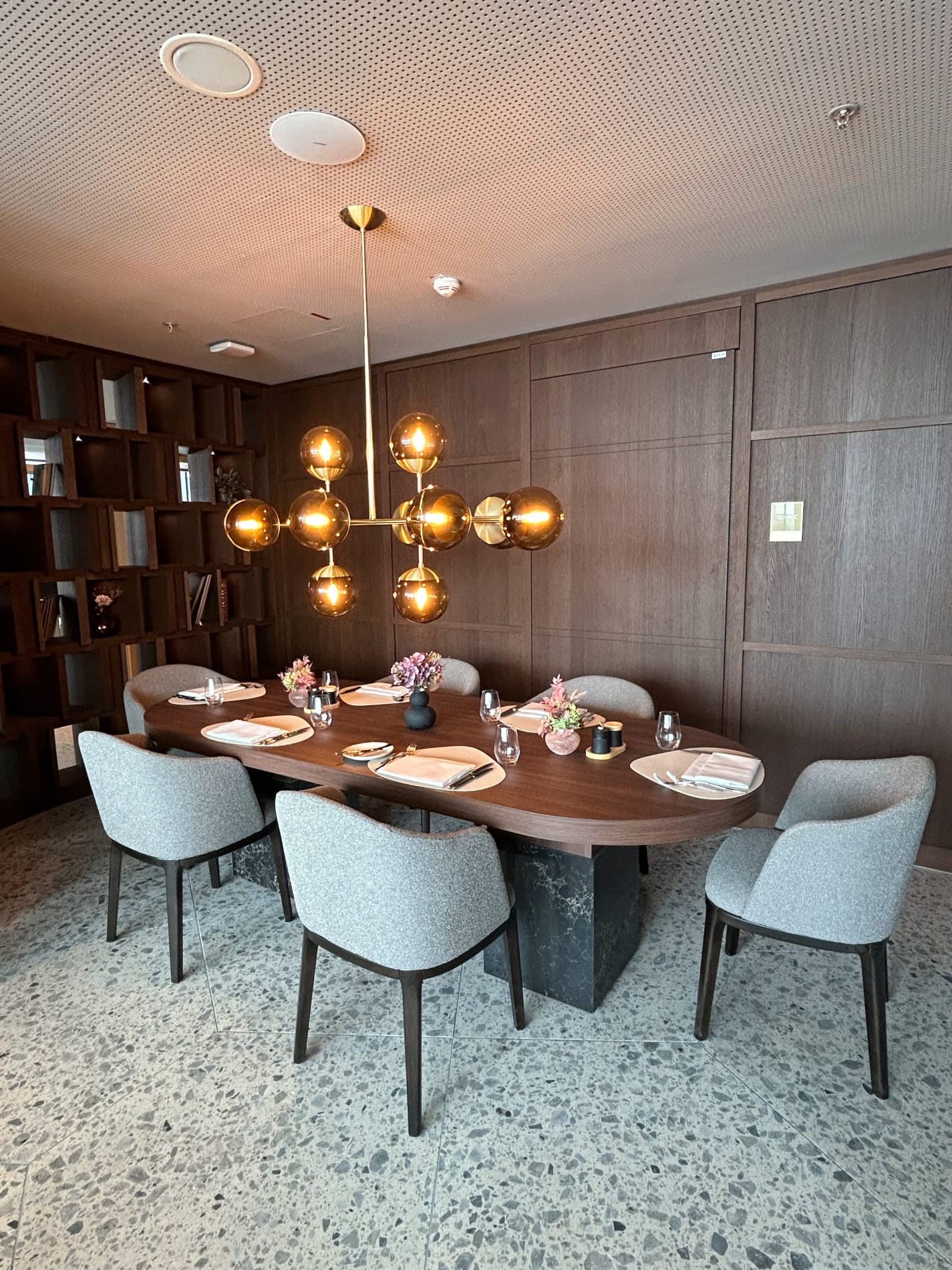 Atlantic Hotel Frankfurt_Eröffnung_Buffet_Esstisch