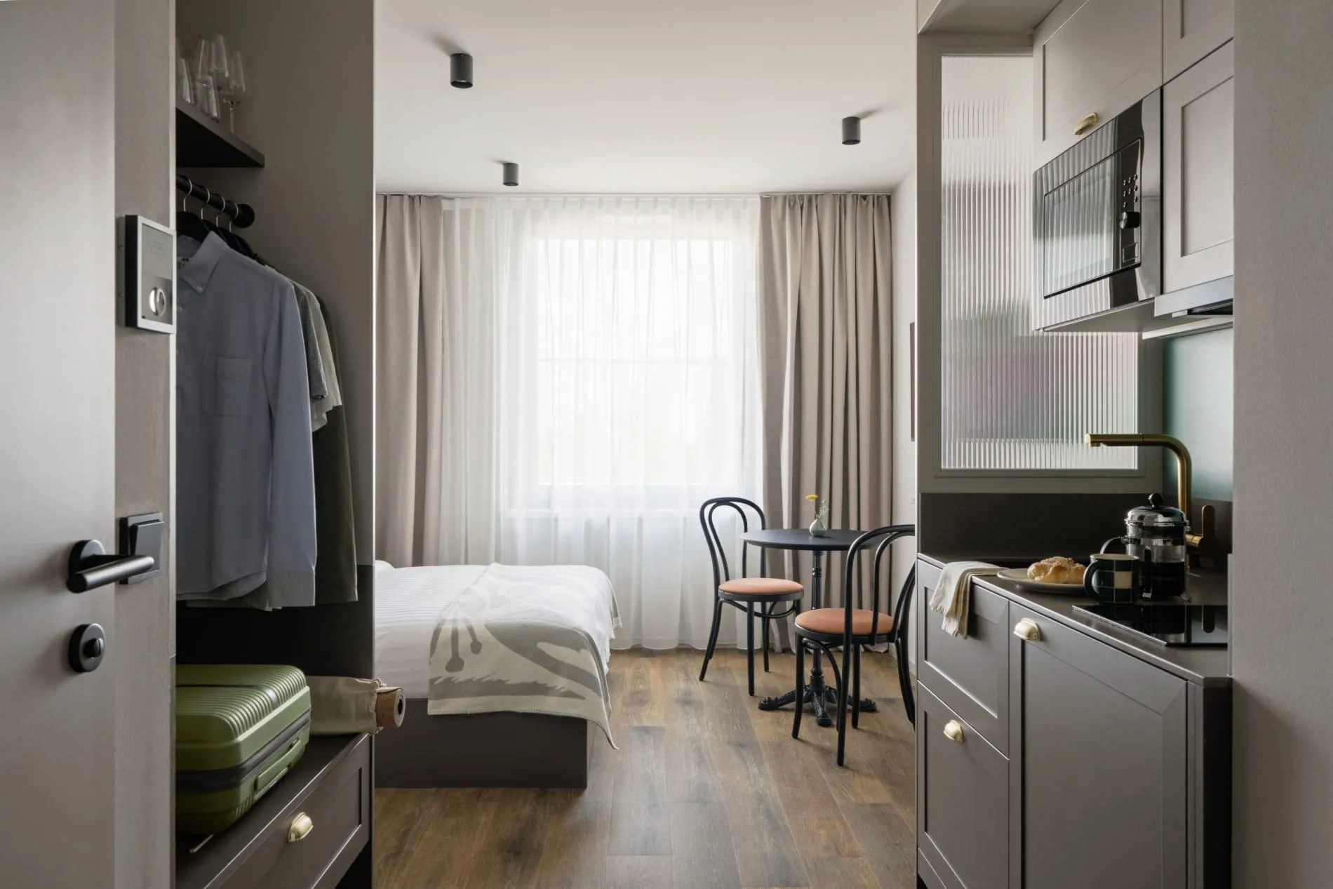Bob W_Dobling_Compact Studio_Living