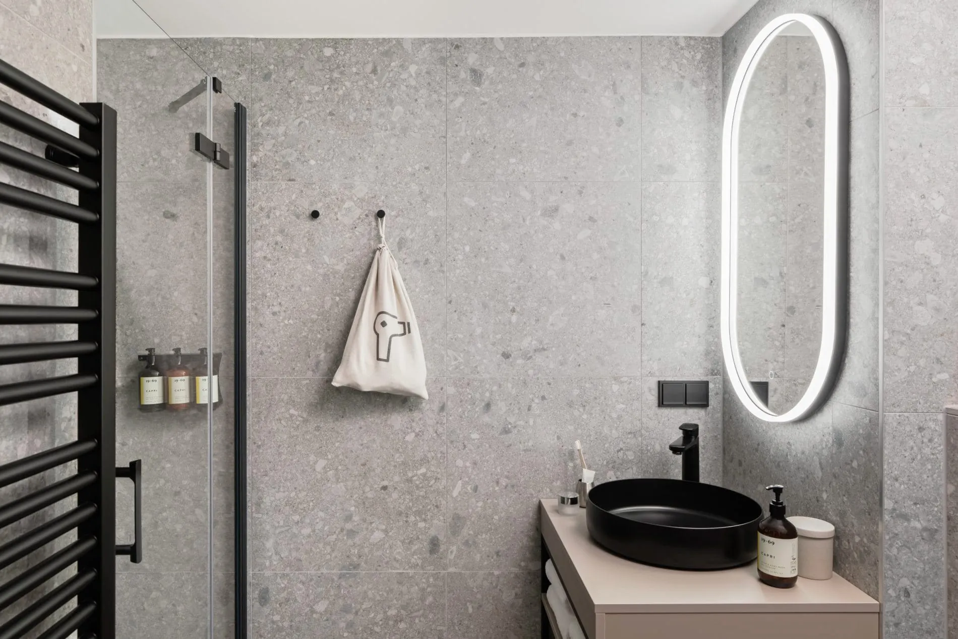 Bob W_Dobling_Original Studio_Bathroom