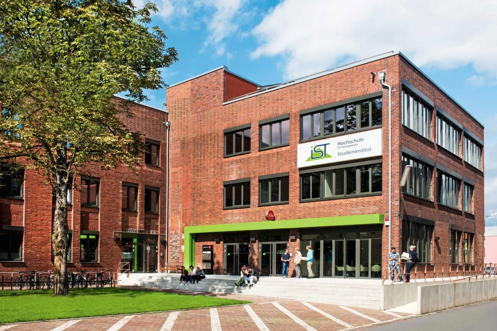 IST-Hochschule baut Hospitality-Angebot aus