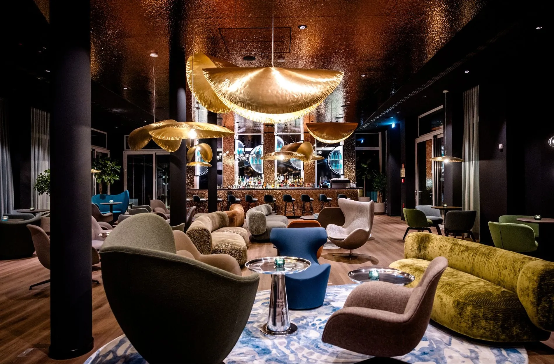 Die Lounge im fünften Obergeschoss bietet eine entspannte Atmosphäre – vom Frühstück bis zum abendlichen Drink.