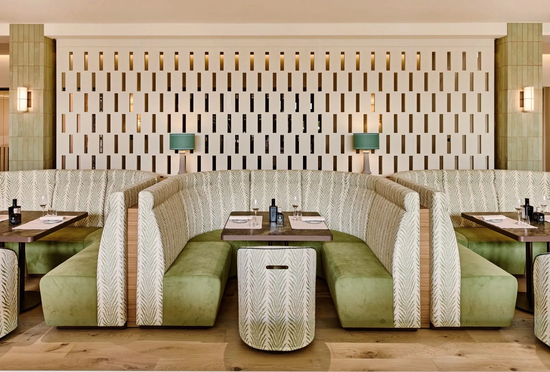 Das "Hoku Restaurant & Lounge" vereint ein stilvolles, naturnahes Interior mit einer Fusionsküche aus italienischen und japanischen Einflüssen.