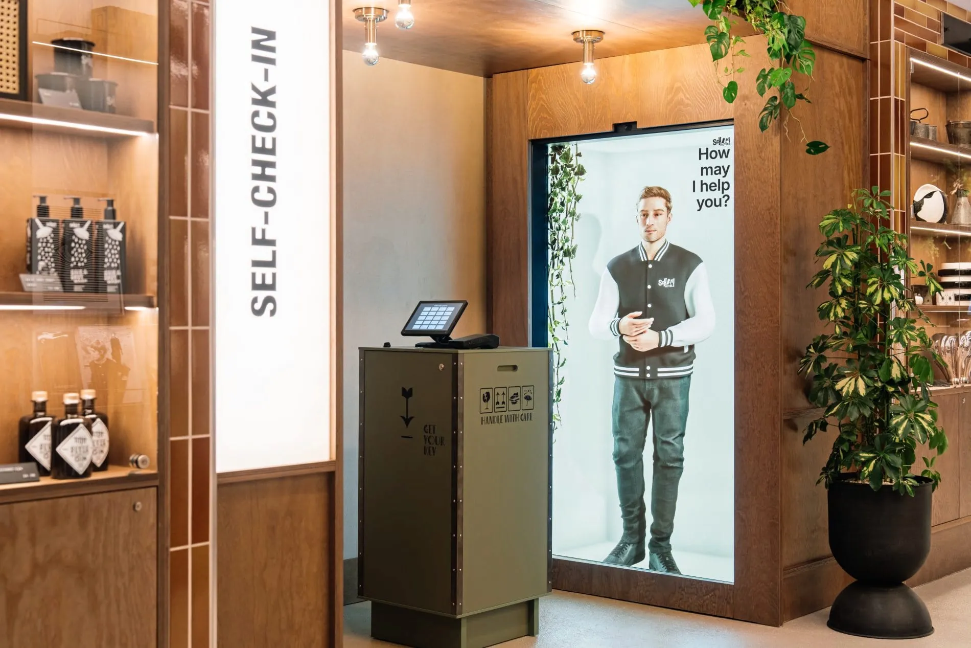 Ein Avatar übernimmt im Hotel den Check-in-Prozess.