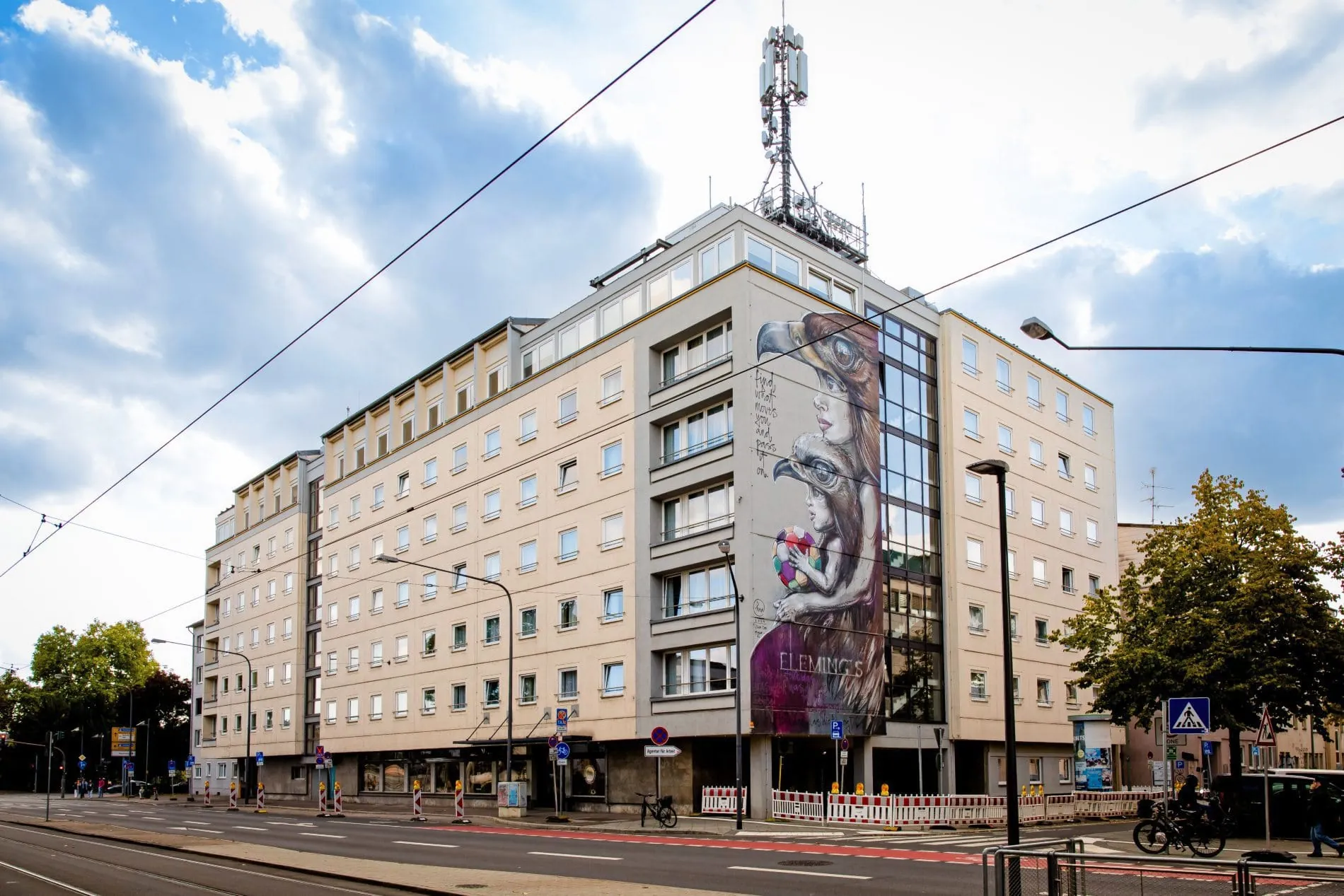 Aus einem ehemaligen Flemings Hotel wird das Motel One Frankfurt-Riverside. Die Motel One Group hat das Haus am Main neu positioniert