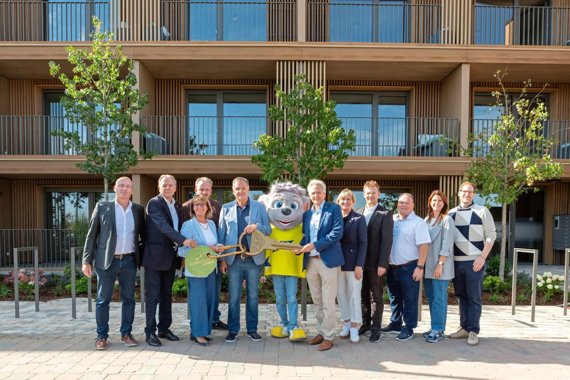 Mitarbeiterhaus Wohnen 60 plus Eröffnung Gruppenbild