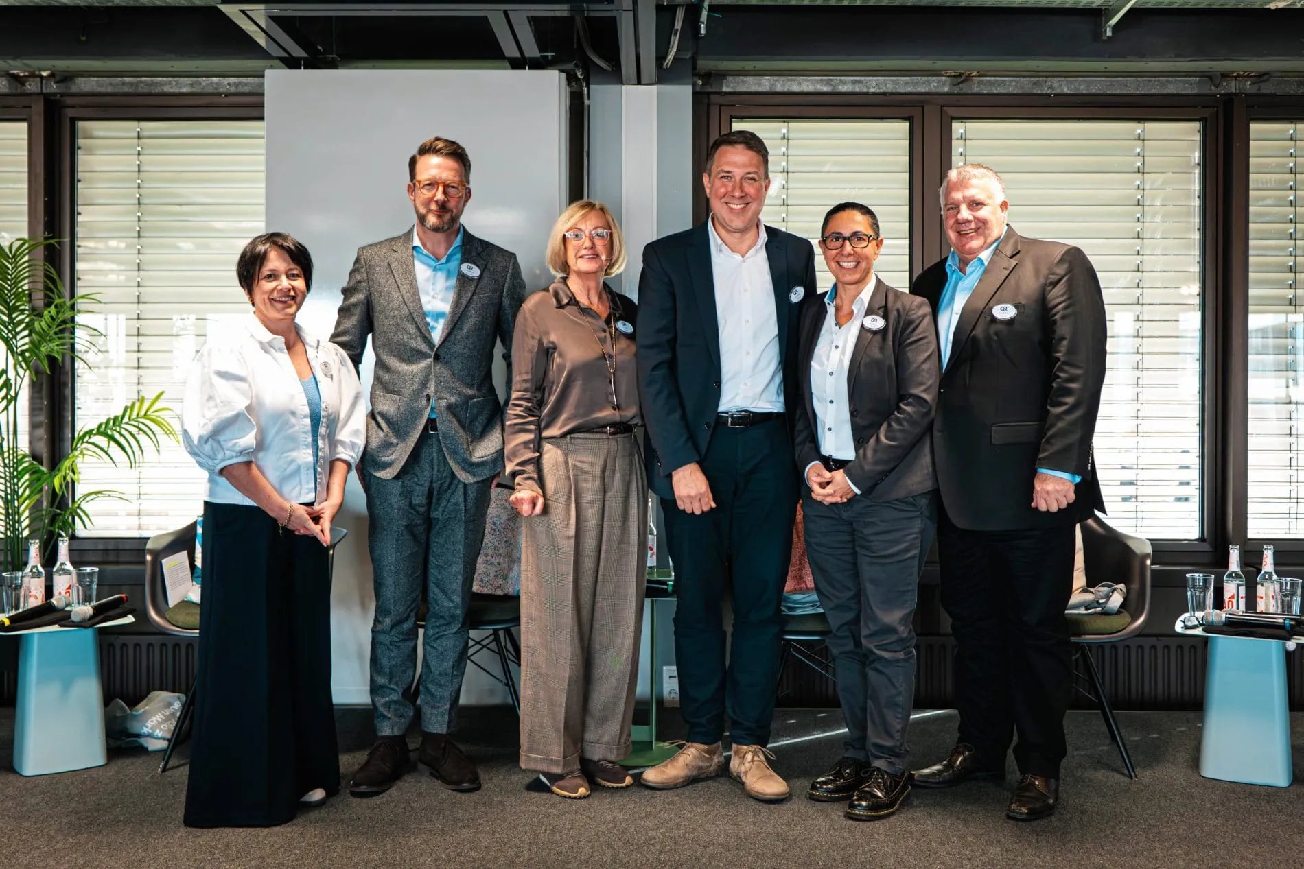 Führten die Podiumsdiskussion: (von links) Denise Seeholzer (STR), Matthias Schultze (GCB), Carolin Brauer (QR), Markus Tressel (TIC), Nadiya Bölek (Atlantic Hotel Heidelberg) und Michael Simon (Trip.biz).