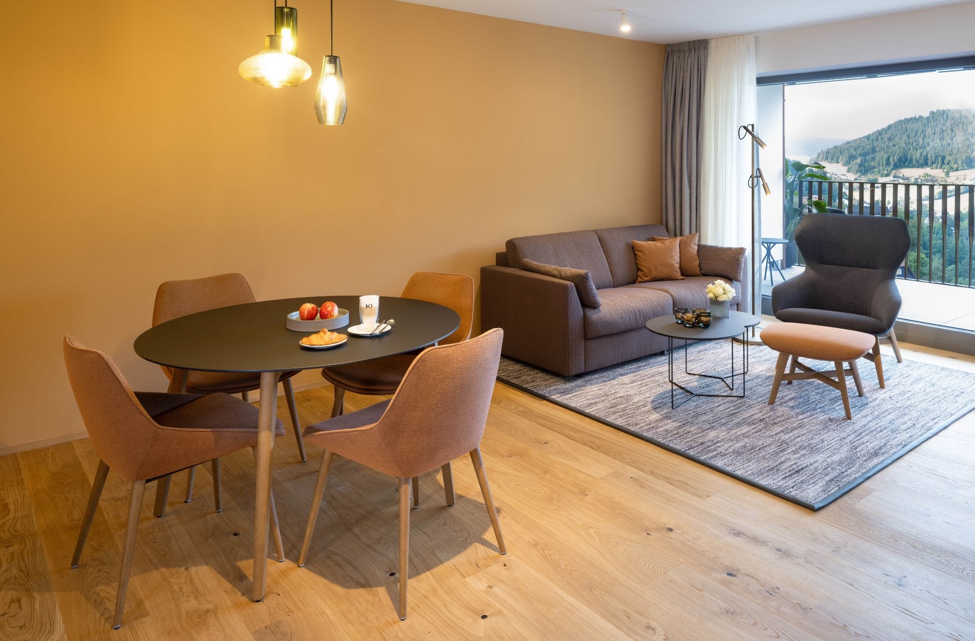 Nicht nur zum Übernachten gedacht: Die neuen Suiten bieten Raum, um auch einen Regentag gemeinsam im Zimmer zu verbringen.